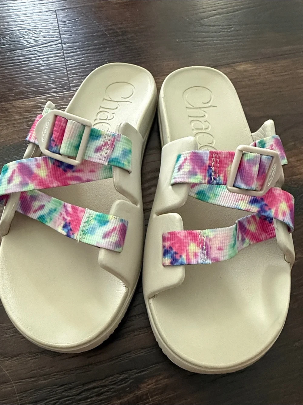 Chaco Kid’s Beige Slide Sandals with Multicolor Tie-Dye Straps | Size 6